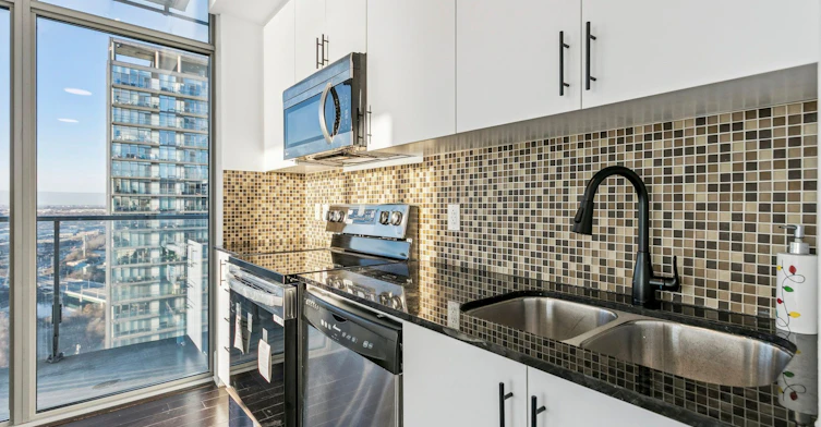 2805-103 The Queensway N/A, Toronto, ON, M6S 5B3 - 14