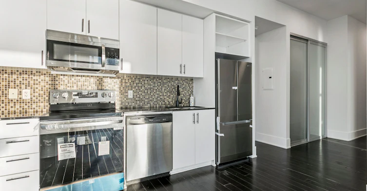 2805-103 The Queensway N/A, Toronto, ON, M6S 5B3 - 8