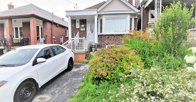 Main-379 Whitmore Avenue, Toronto, ON, M6E 2N5