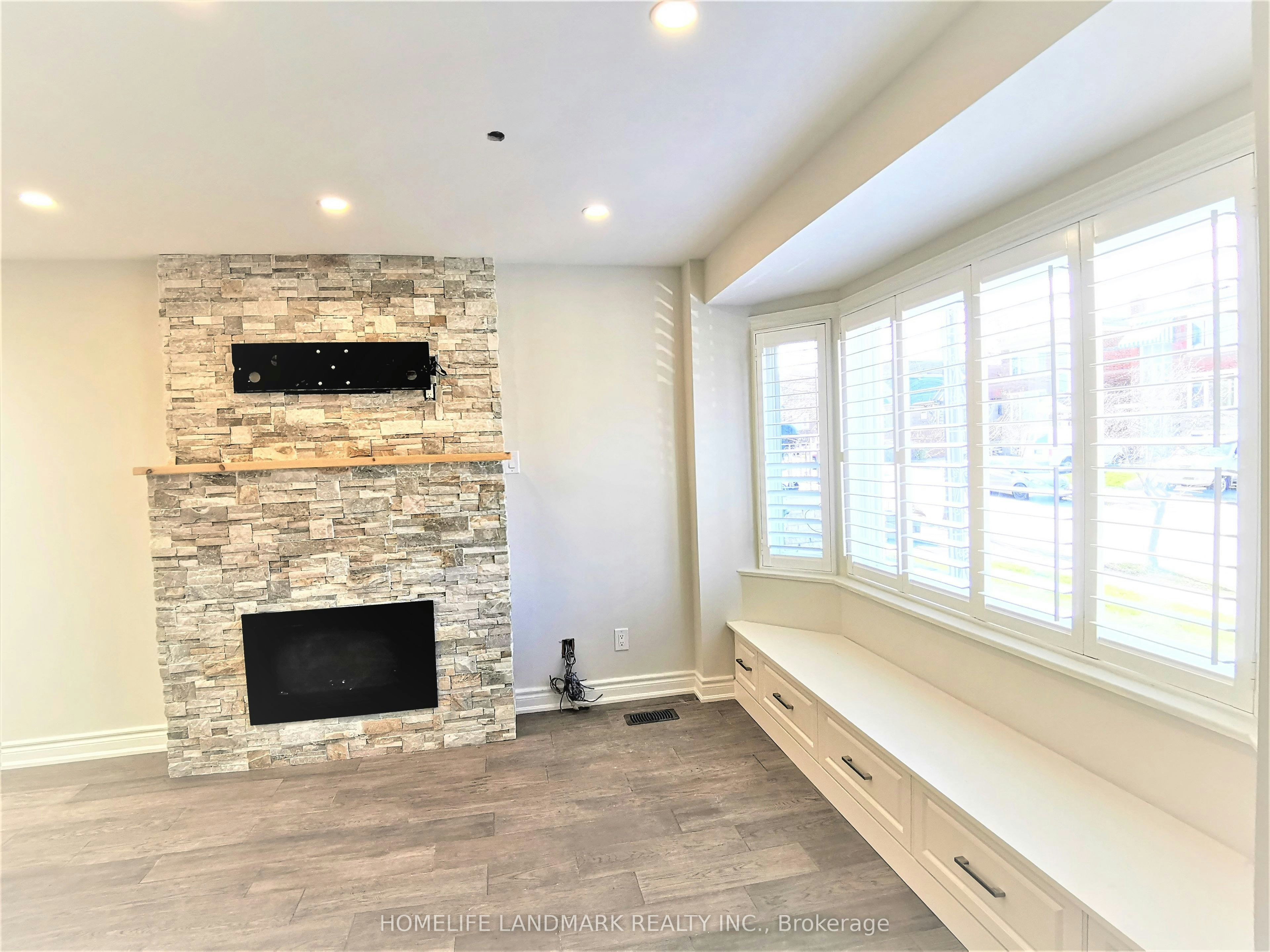 Main-379 Whitmore Avenue, Toronto, ON, M6E 2N5 - 11