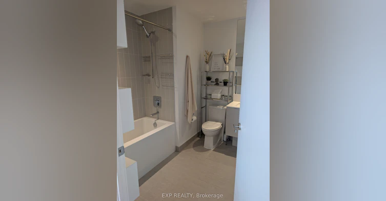 205-3900 Confederation Parkway NW, Mississauga, ON, L5B 0M3 - 10
