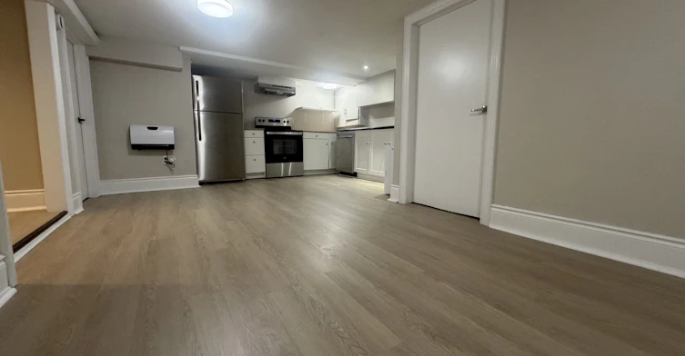 lower level-3 Tyrone Avenue, Toronto, ON, M6M 2K4 - 2