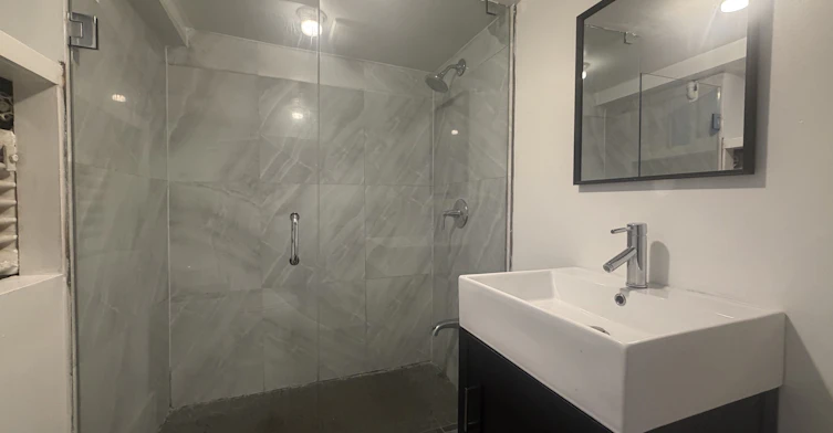 lower level-3 Tyrone Avenue, Toronto, ON, M6M 2K4 - 7