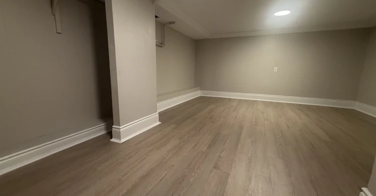lower level-3 Tyrone Avenue, Toronto, ON, M6M 2K4 - 5
