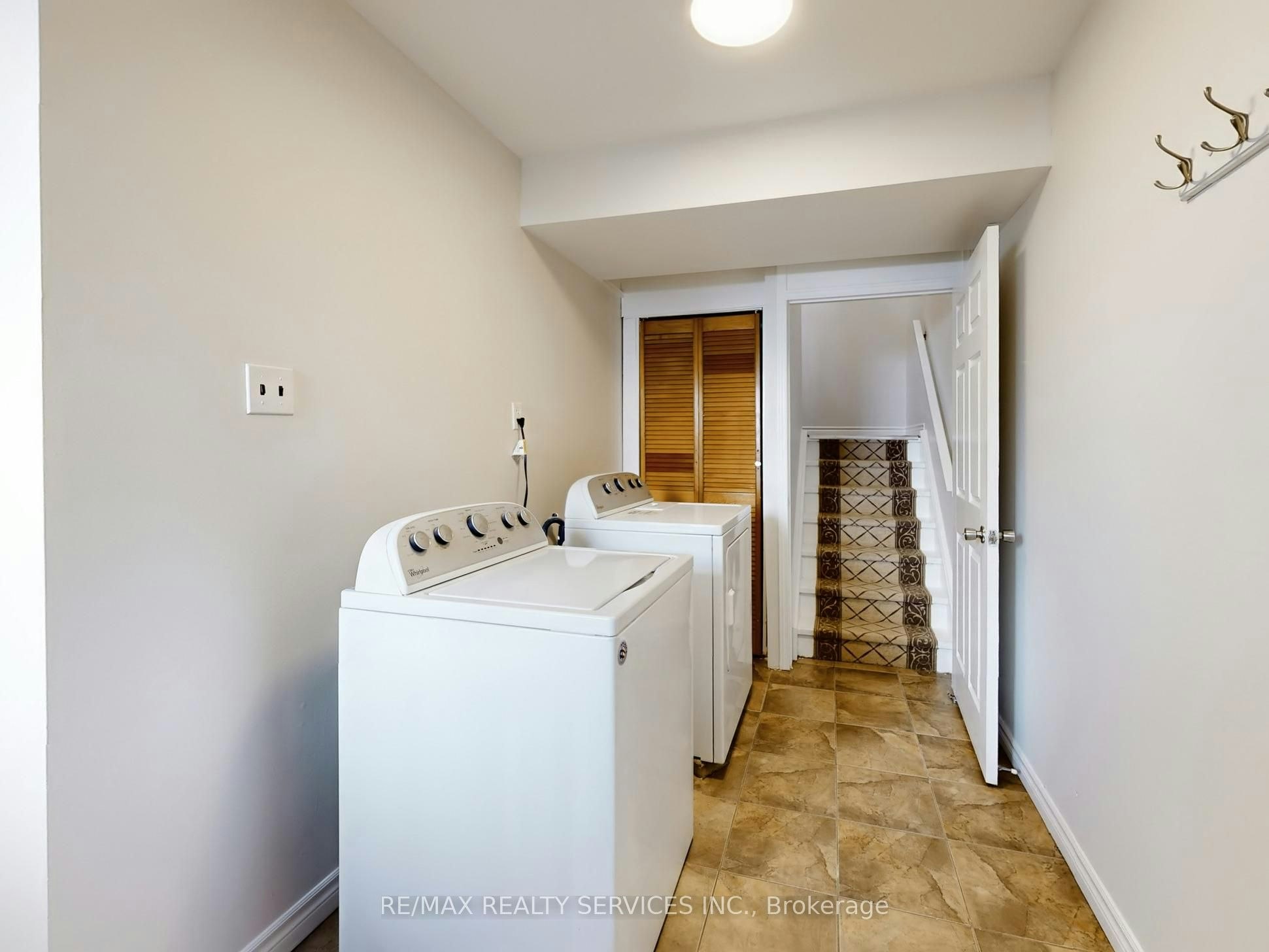 9 Glenridge Road, Brampton, ON, L6S 1N2 - 7