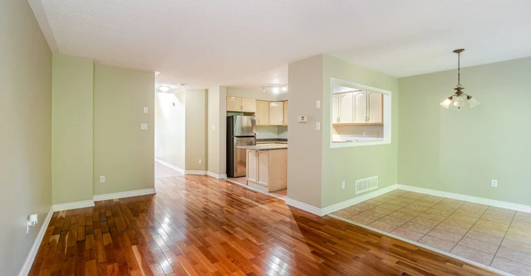 5135 Falconcrest Drive, Burlington, ON, L7L 6K4 - 9