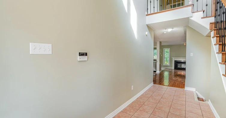 5135 Falconcrest Drive, Burlington, ON, L7L 6K4 - 4