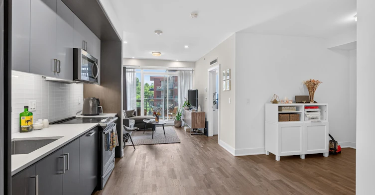 340-1575 Lakeshore Road W, Mississauga, ON, L5J 1J4 - 4