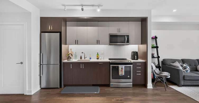 340-1575 Lakeshore Road W, Mississauga, ON, L5J 1J4 - 3