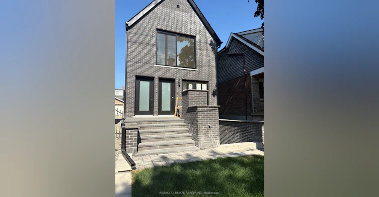 Lower-249 Silverthorn Avenue, Toronto, ON, M6N 3K2