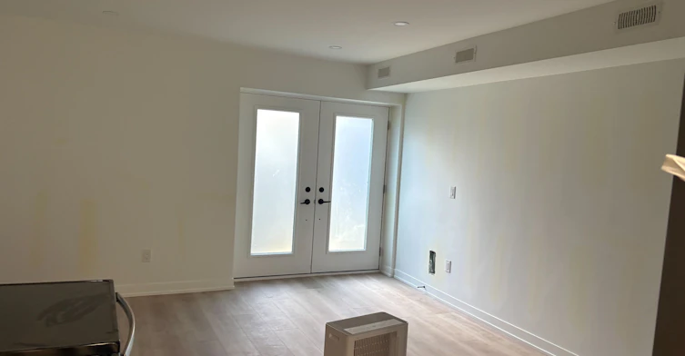 Lower-249 Silverthorn Avenue, Toronto, ON, M6N 3K2 - 3