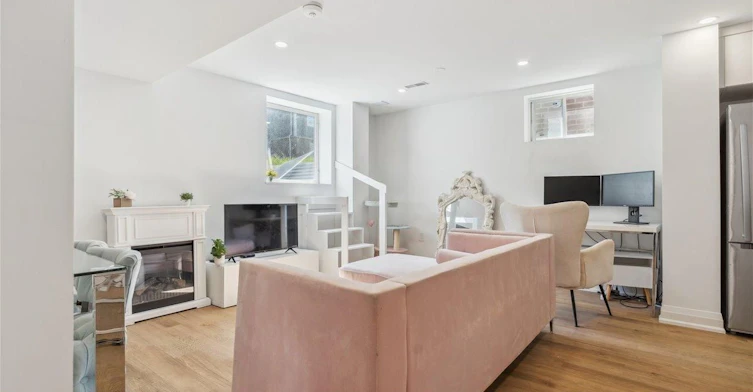 925 Hickory Crescent, Milton, ON, L9E 1P6