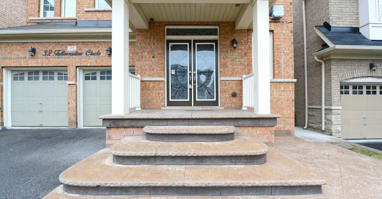 32 Fallmeadow Circle, Brampton, ON, L6Y 0Y8 - 2