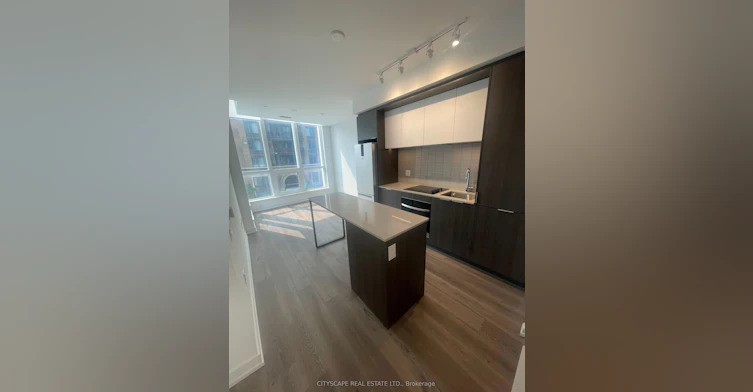 206-395 Square One Drive, Mississauga, ON, L5B 0P6