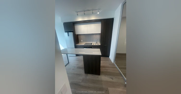 206-395 Square One Drive, Mississauga, ON, L5B 0P6 - 2