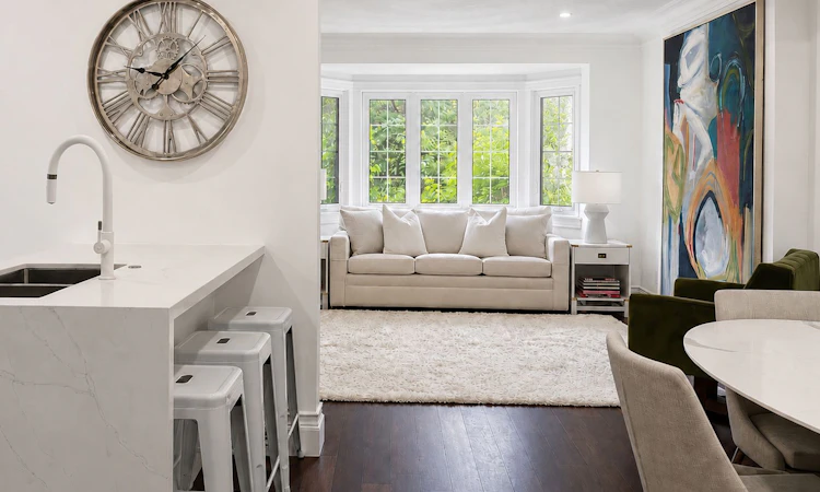 12 Brentwood Road S