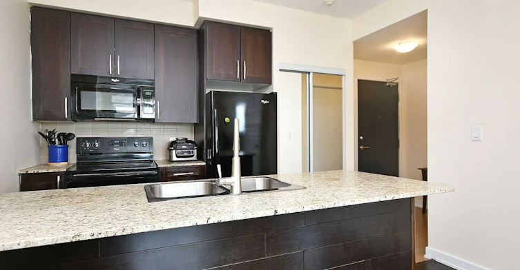 3910-4070 Confederation Parkway, Mississauga, ON, L5B 0E9 - 10