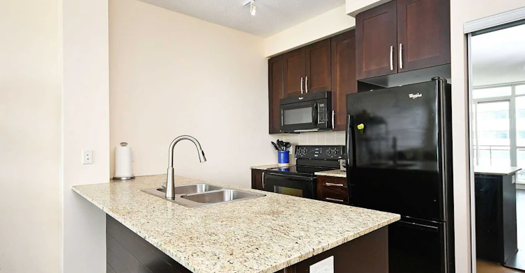 3910-4070 Confederation Parkway, Mississauga, ON, L5B 0E9 - 11