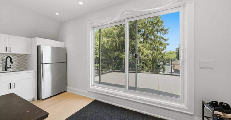 50 Rotherham Avenue, Toronto, ON, M6M 1M2 - 7