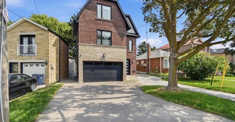 50 Rotherham Avenue, Toronto, ON, M6M 1M2