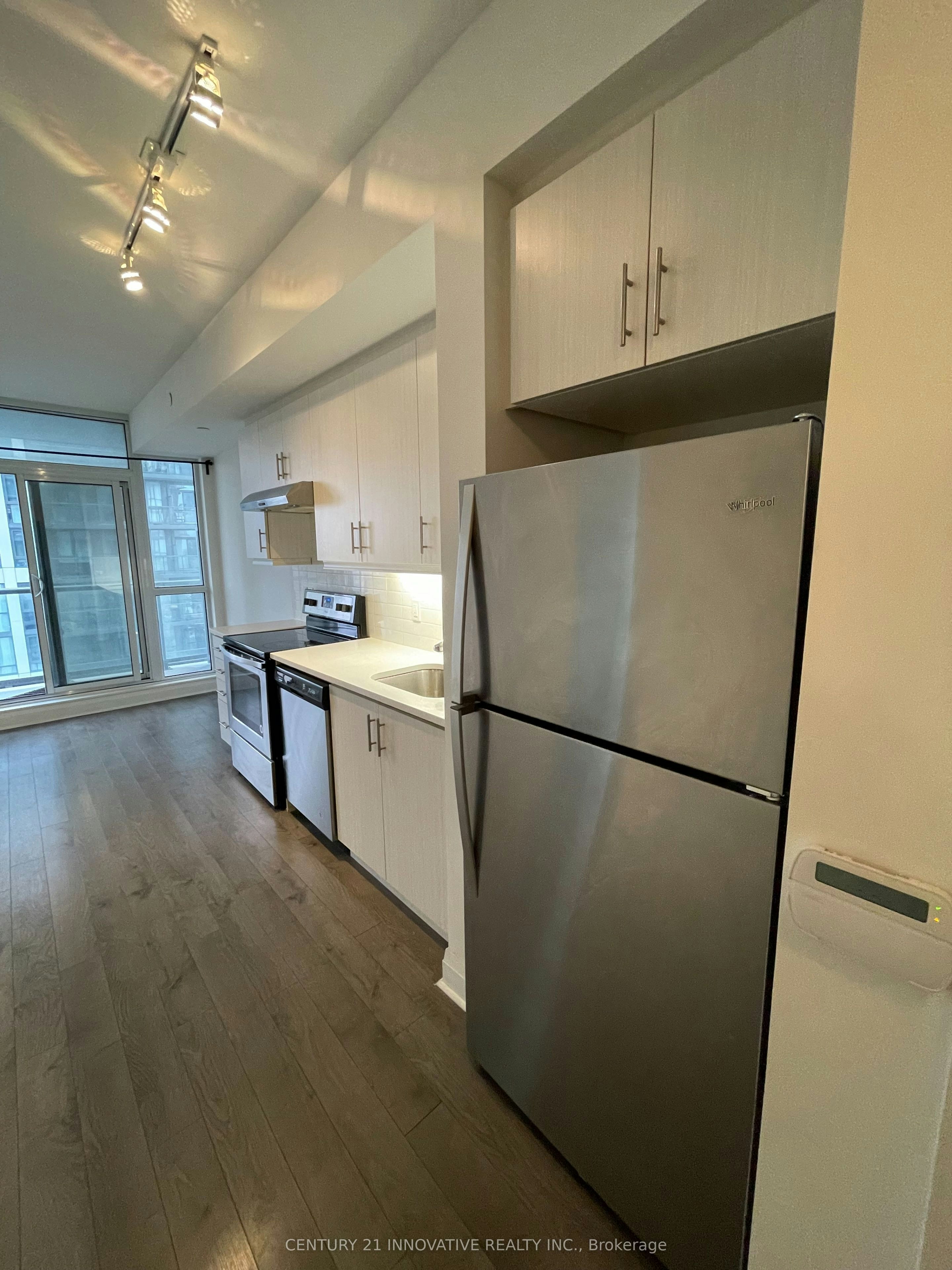 910-17 Zorra Street, Toronto, ON, M8Z 0C8 - 18