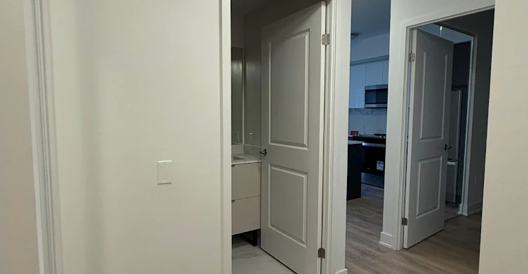 1410-202 Burnhamthorpe Road E, Mississauga, ON, L5A 0B2 - 2