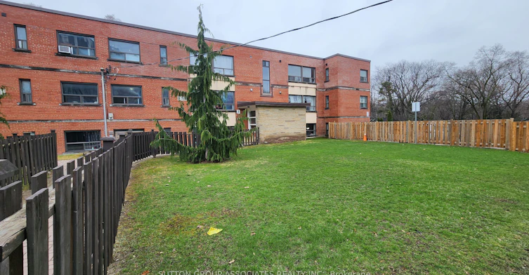 301-3 Greenbrook Drive, Toronto, ON, M6M 2J8 - 23