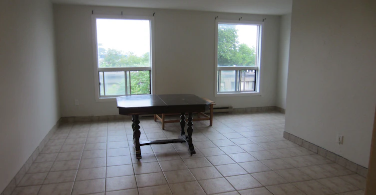 8-2965 Islington Avenue, Toronto, ON, M9L 2K8