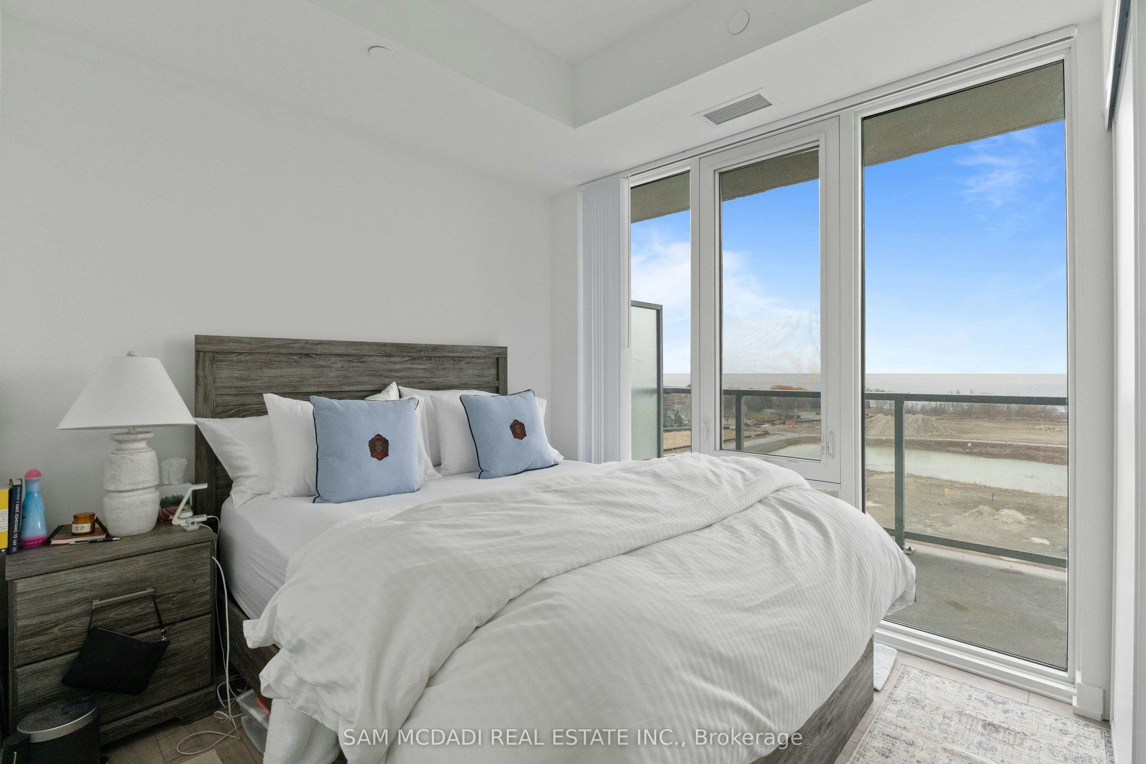 912-220 Missinnihe Way, Mississauga, ON, L5H 0A9 - 17