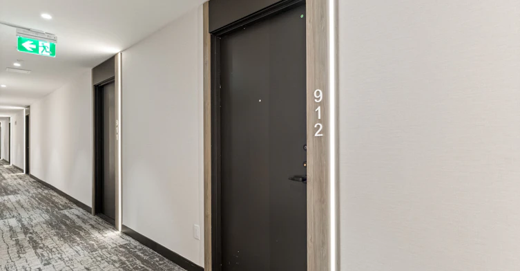 912-220 Missinnihe Way, Mississauga, ON, L5H 0A9 - 5