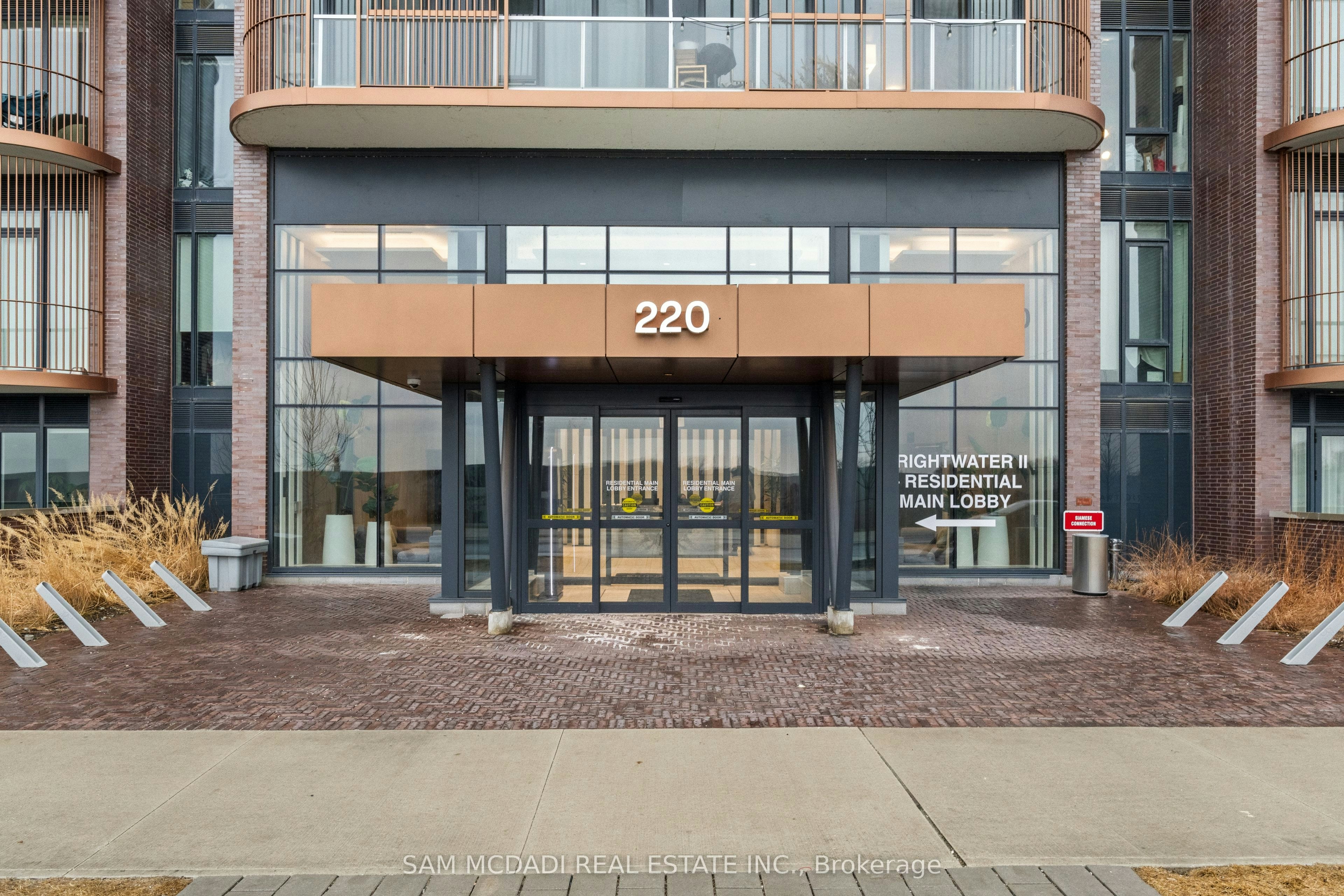 912-220 Missinnihe Way, Mississauga, ON, L5H 0A9 - 2