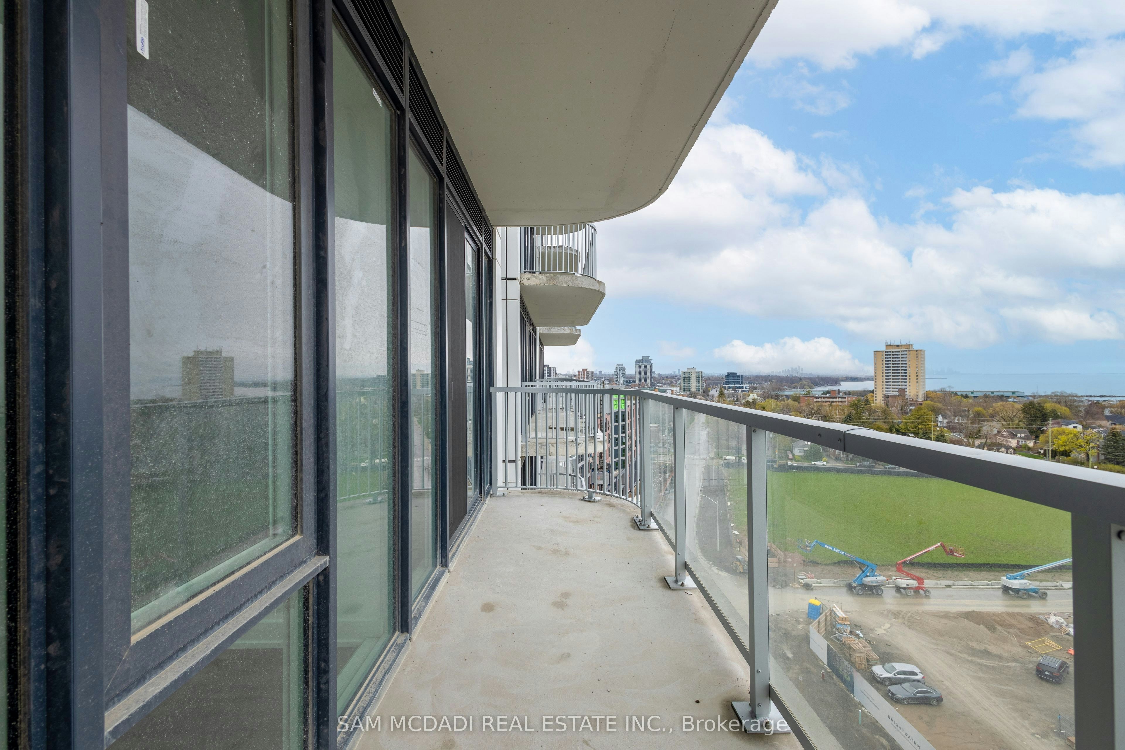 912-220 Missinnihe Way, Mississauga, ON, L5H 0A9 - 11