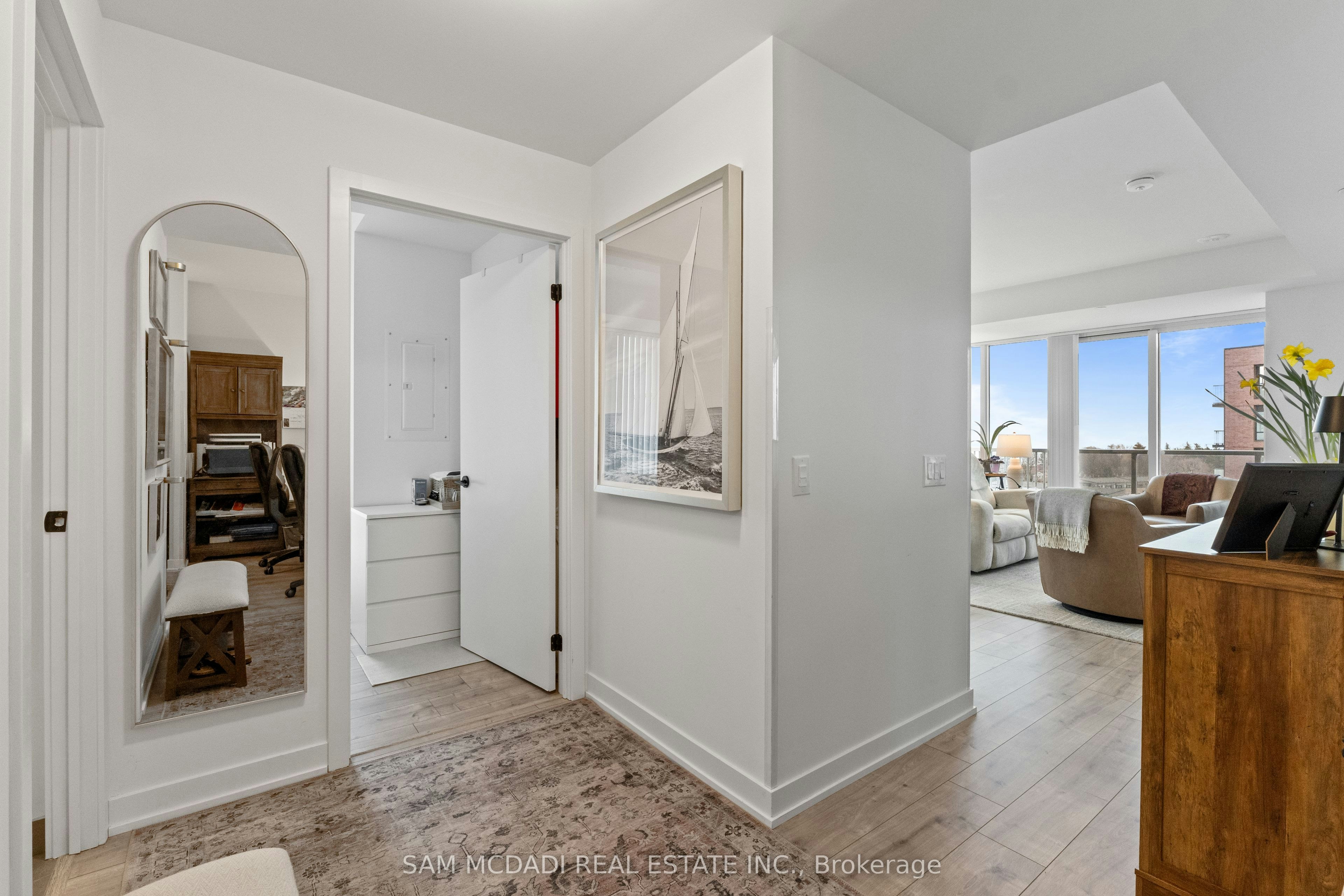912-220 Missinnihe Way, Mississauga, ON, L5H 0A9 - 7