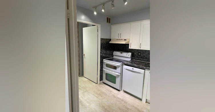 604-50 Elm Drive E, Mississauga, ON, L5A 3X2 - 11
