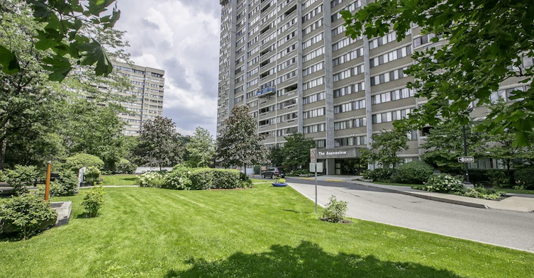 604-50 Elm Drive E, Mississauga, ON, L5A 3X2 - 6