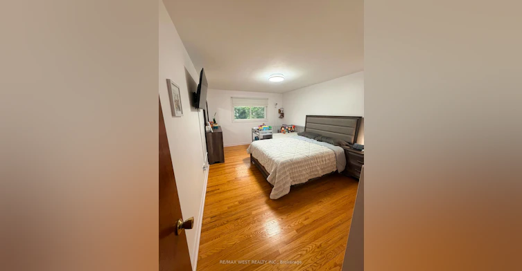 1254 Treeland Street, Burlington, ON, L7R 3T6 - 13