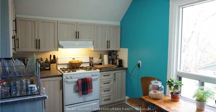 Upper-591 Jane Street, Toronto, ON, M6S 4A3