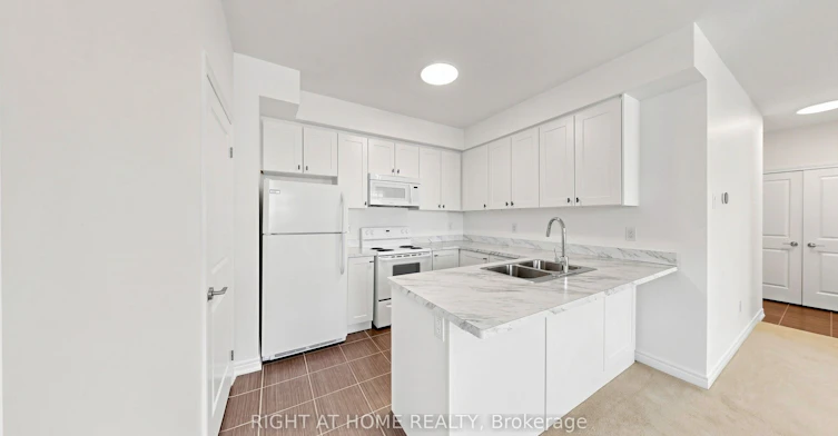205-2333 Sawgrass Drive, Oakville, ON, L6H 0L2