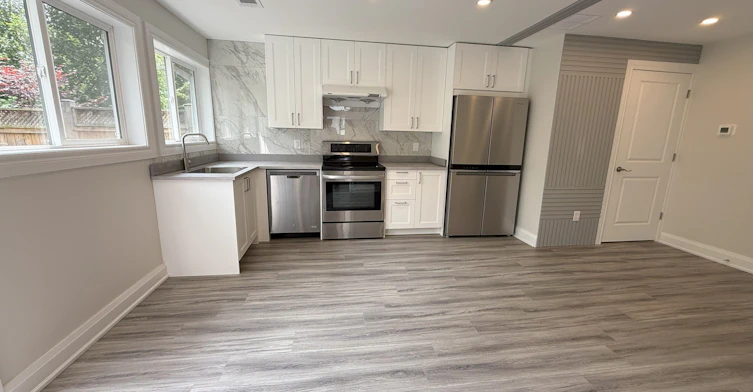 Garden Suite-382 Burnhamthorpe Road, Toronto, ON, M9B 2A6 - 3