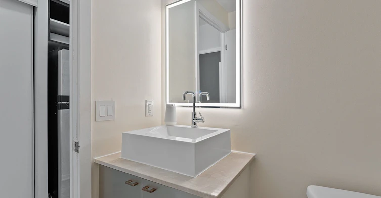 1307-103 The Queensway Avenue, Toronto, ON, M6S 5B3 - 11