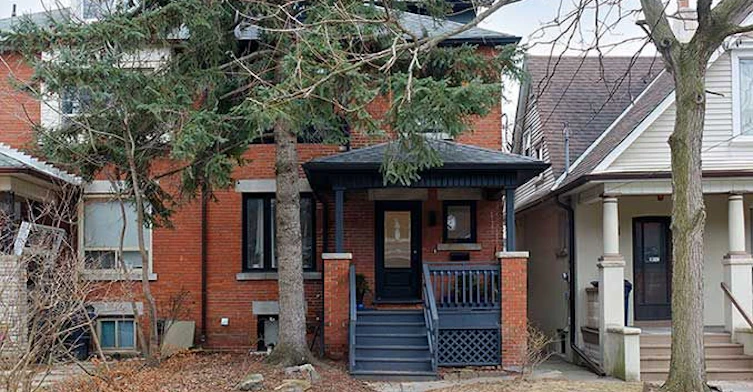 3rd Fl-23 Radford Avenue, Toronto, ON, M6R 1Z5