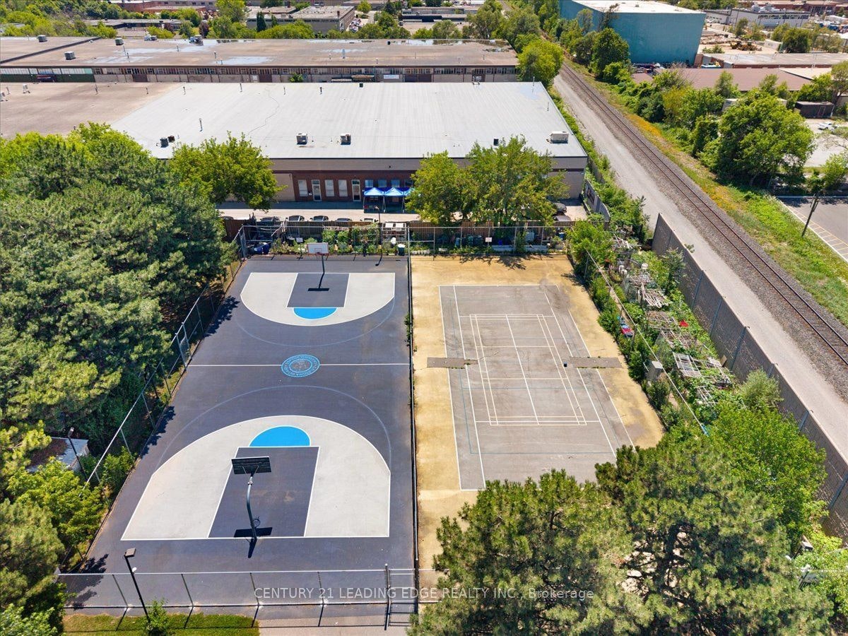 1208-200 Lotherton Pathway, Toronto, ON, M6B 2G9 - 44
