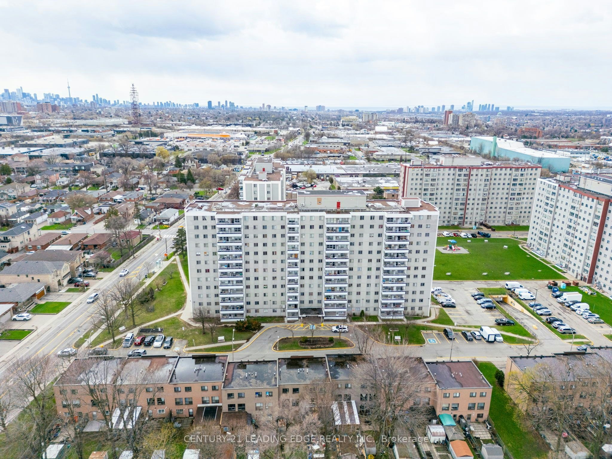 1208-200 Lotherton Pathway, Toronto, ON, M6B 2G9 - 36