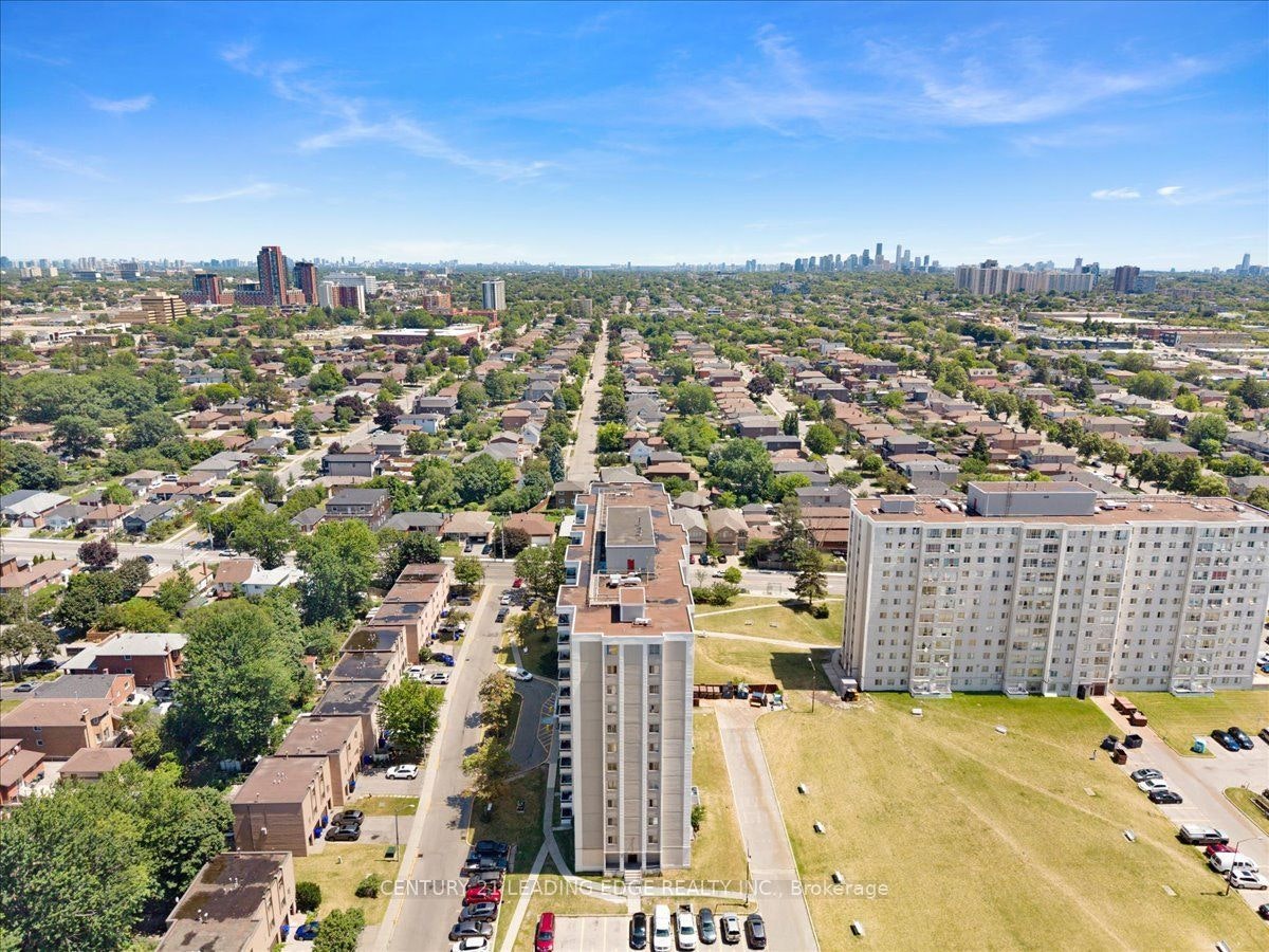 1208-200 Lotherton Pathway, Toronto, ON, M6B 2G9 - 40