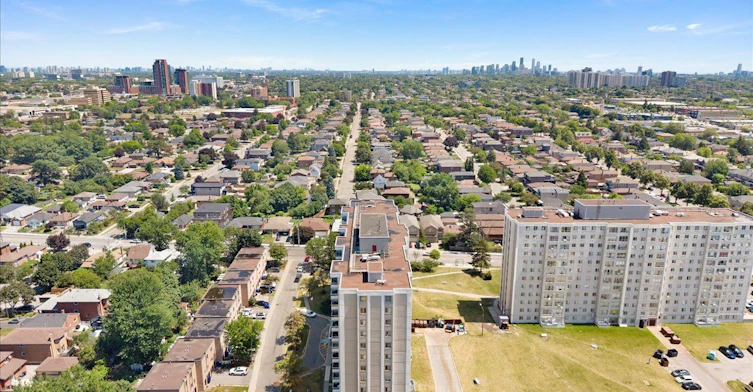 1208-200 Lotherton Pathway, Toronto, ON, M6B 2G9 - 40