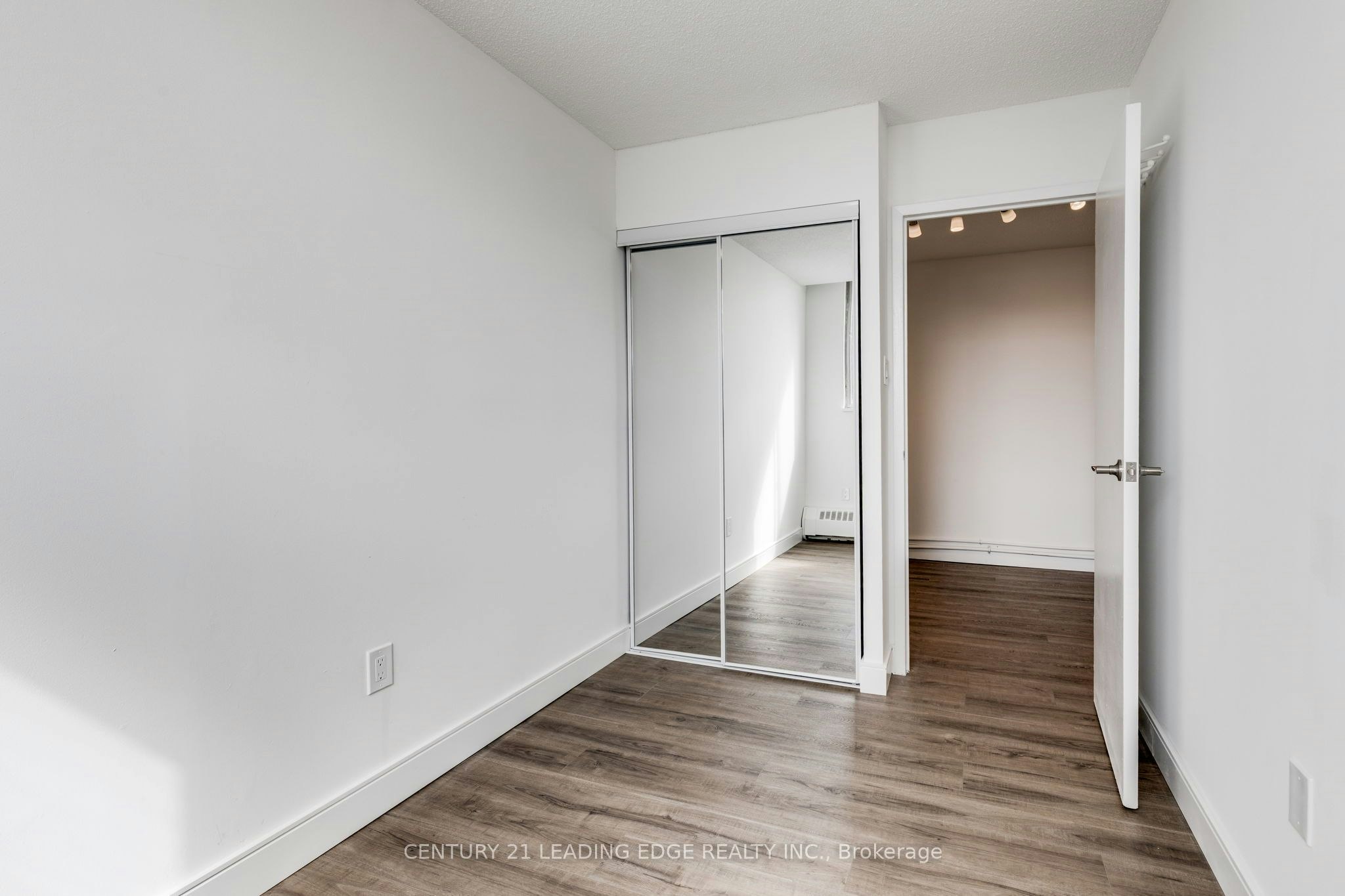 1208-200 Lotherton Pathway, Toronto, ON, M6B 2G9 - 30