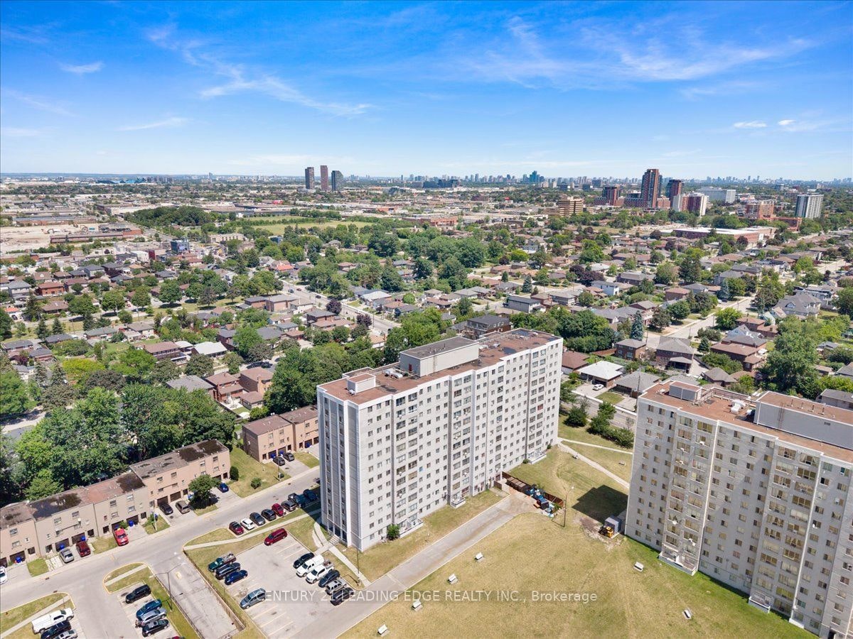 1208-200 Lotherton Pathway, Toronto, ON, M6B 2G9 - 41