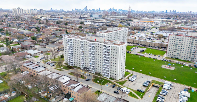 1208-200 Lotherton Pathway, Toronto, ON, M6B 2G9 - 38