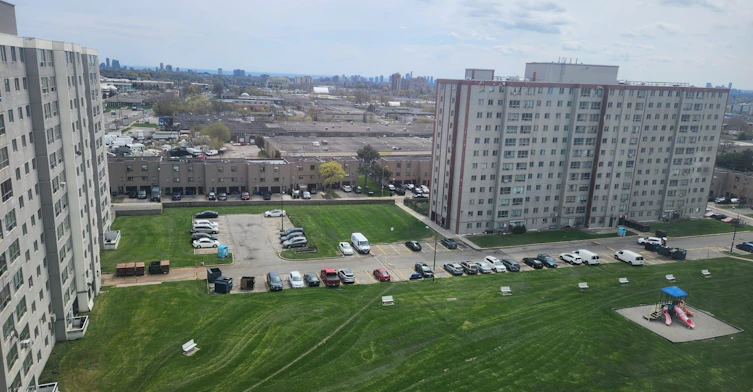 1208-200 Lotherton Pathway, Toronto, ON, M6B 2G9 - 46