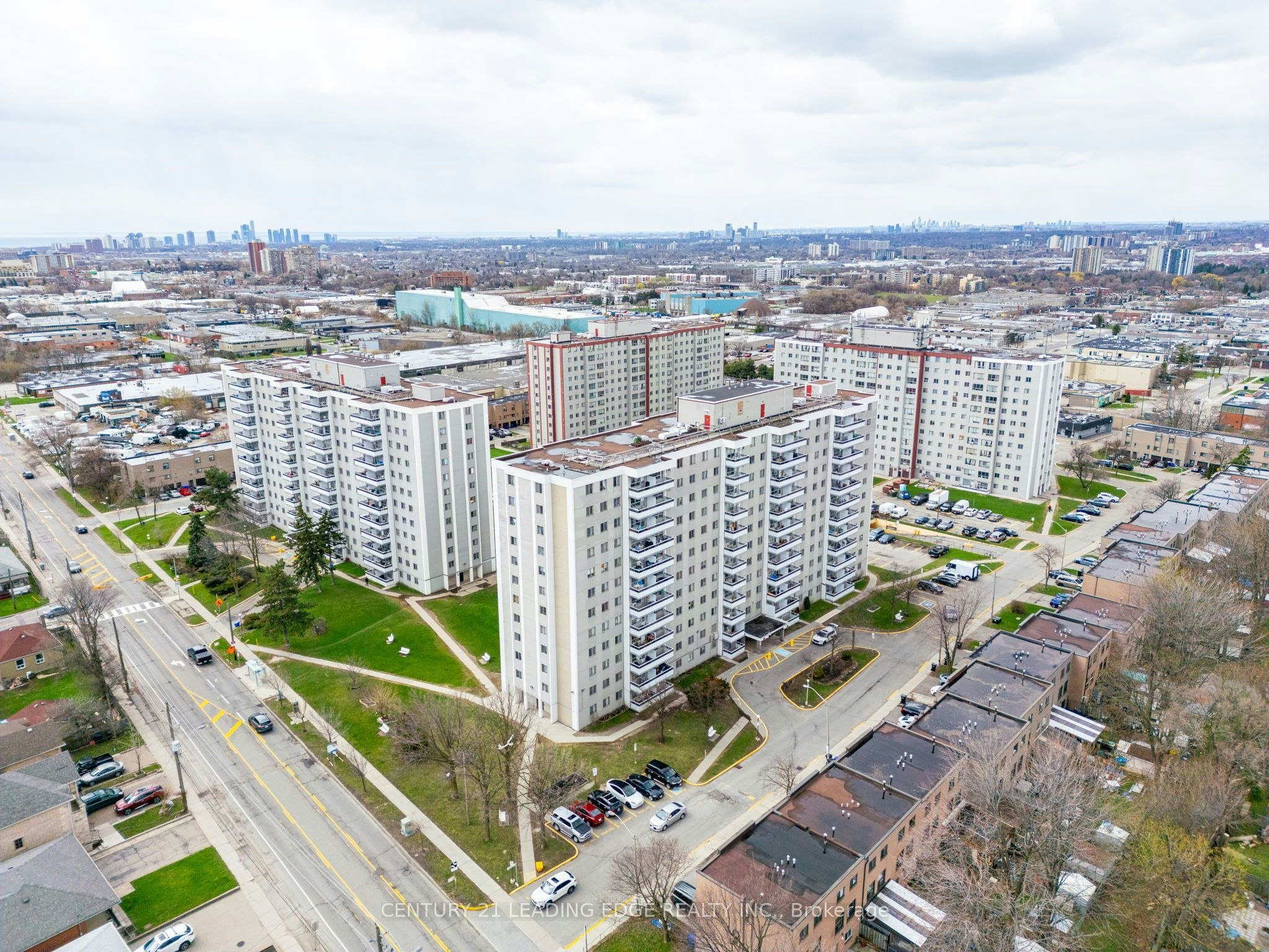 1208-200 Lotherton Pathway, Toronto, ON, M6B 2G9 - 37